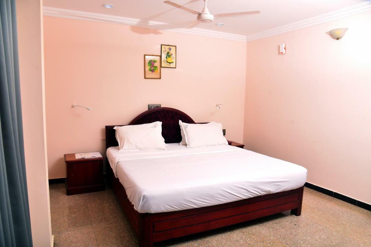 Hotel Kairali Towers Palakkad Exterior photo