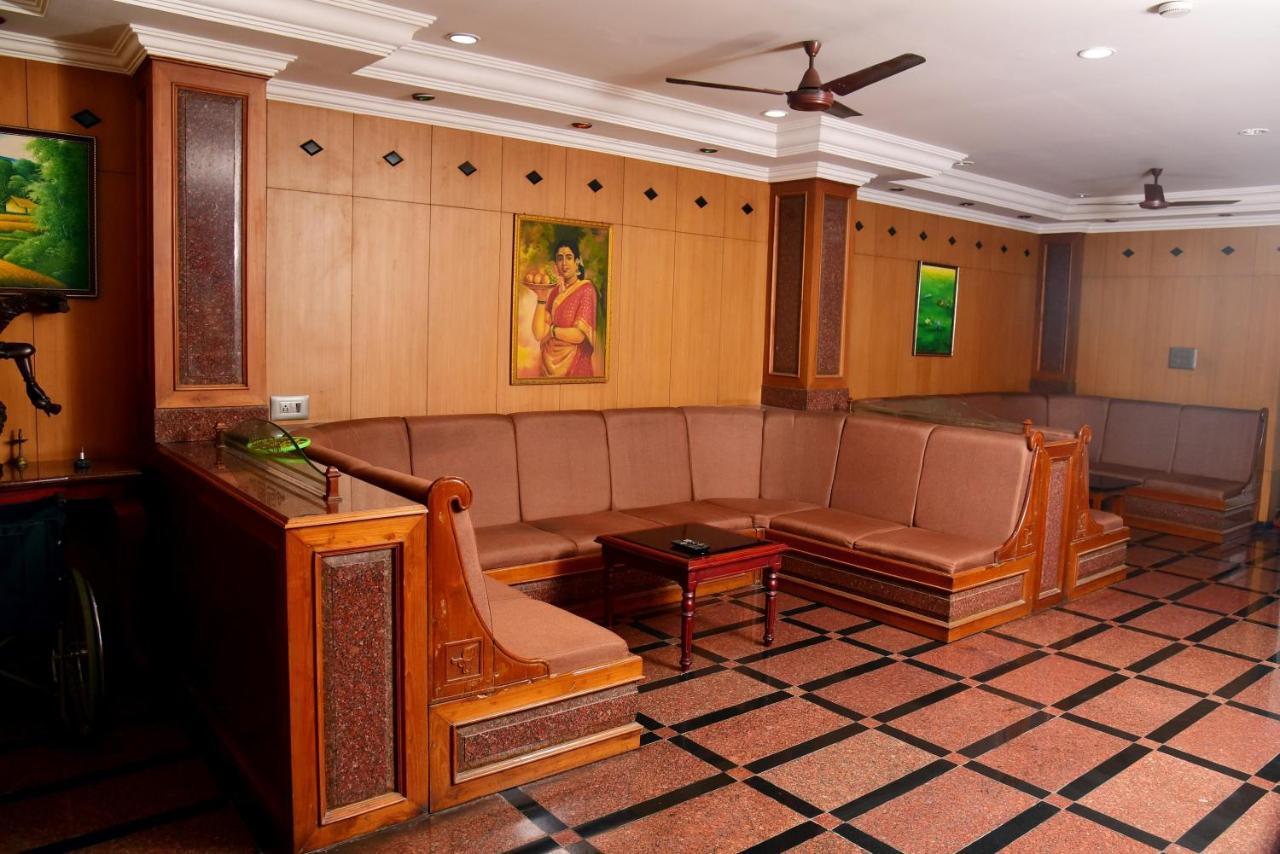 Hotel Kairali Towers Palakkad Exterior photo